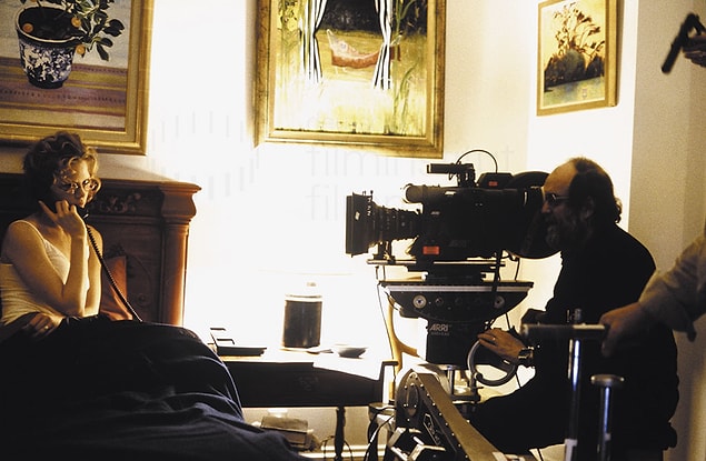 16. Gözü Tamamen Kapalı filminin çekimleri sırasında, son 15 ayda her gün 18 saat boyunca aralıksız çalıştı.