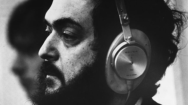 15. 2001: Bir Uzay Macerası (1968) filminin çekimleri sırasında sakal bırakmaya karar verdi ve ölene kadar (1999) hiç sakalsız gezmedi.