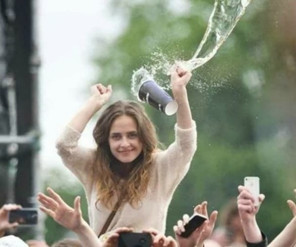 25. Еще одно фото в стиле "за секунду до..."