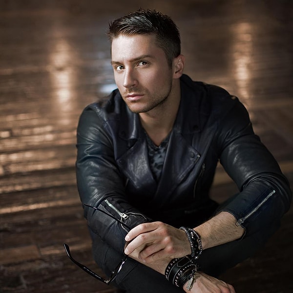 4. Но как же так, никому ведь ничего не было известно о том, что у Сергея были отношения с какой-то женщиной, которая подарила ему ребенка