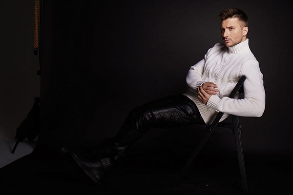 9. Самой распространенной версией оказалось предположение, что Сергей не хочет раскрывать подробности рождения Никиты потому, что ребенка Лазареву родила суррогатная мать