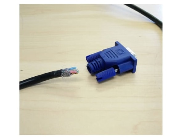 13. "Я понятия не имею, что случилось. Я просто вытащила эту штуку, ну, как вытаскивают розетку, понимате"