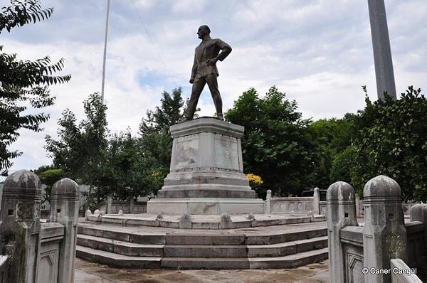 1. Sarayburnu Atatürk Heykeli