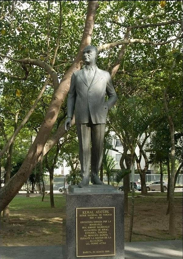 21. Atatürk Anıtı - Venezuela