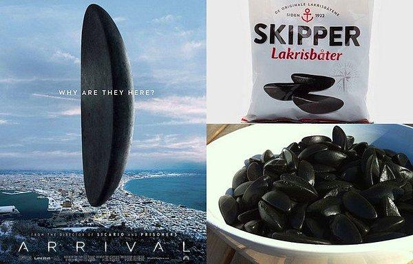 14. Arrival filminin posterindeki uzay gemisi, Norveçlilerin lakrisbåt(meyankökü teknesi) ismini verdiği bir şekerin mükemmel bir kopyasıdır.