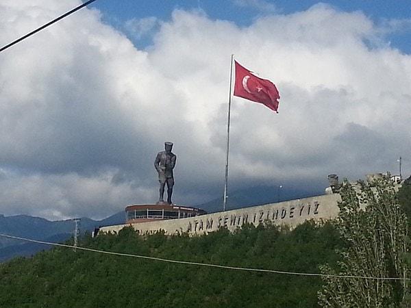 9. Artvin Atatepe Atatürk Heykeli
