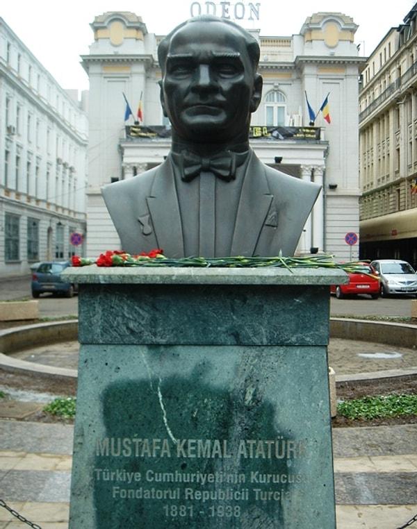 17. Atatürk Anıtı - Romanya