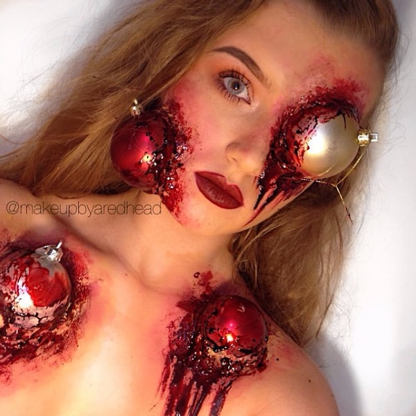 3. Украшаешь елку и вдруг что-то идет не так