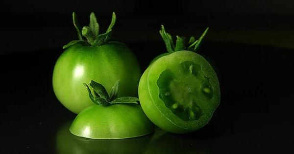 3. Kırmızının çakması, yeşil domates