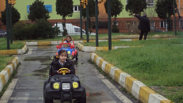 16. Çocukluğumuzun geçtiği trafik parkı