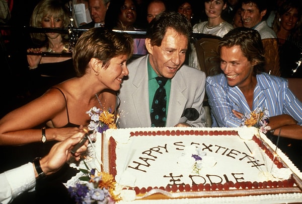 12. Фишер, ее отец и актриса Лорен Хаттон. 1988 год