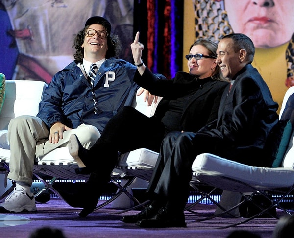 18. Во время съемок "Осмеяние Розанны Барр". 2012 год