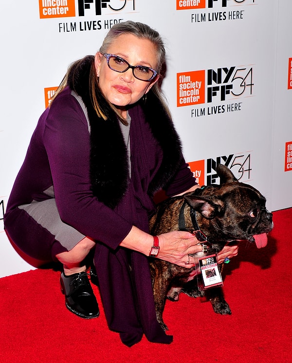 8. В 1985 году у Фишер обнаружили биполярное расстройство, и с тех пор она стала открытым сторонником просвещения в области душевного здоровья.