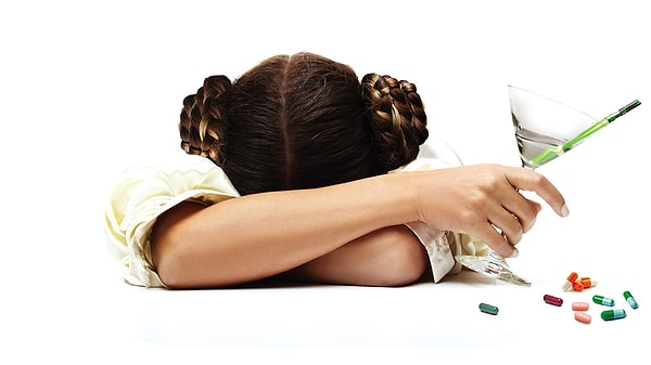 11. В 2008 году вышла автобиографическая книга Фишер «Сослагательное пьянство», по которой была поставлена монопьеса, а затем снят документальный фильм.