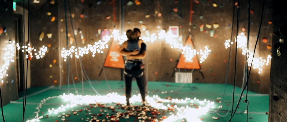 Çıtayı Arşa Çıkaran Dağcı Adamdan Kız Arkadaşına Muhteşem Evlilik Teklifi