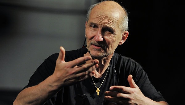 2. "Если ты на самом дне, то у тебя на самом деле хорошее положение: тебе дальше некуда, кроме как наверх"