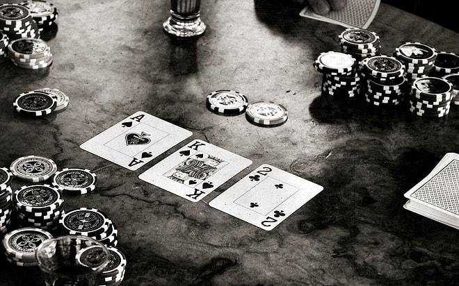 Özellikle Poker Oynayanların Oldukça Aşina Olduğu "Ölü Adamın Eli" Kavramının Hikayesi