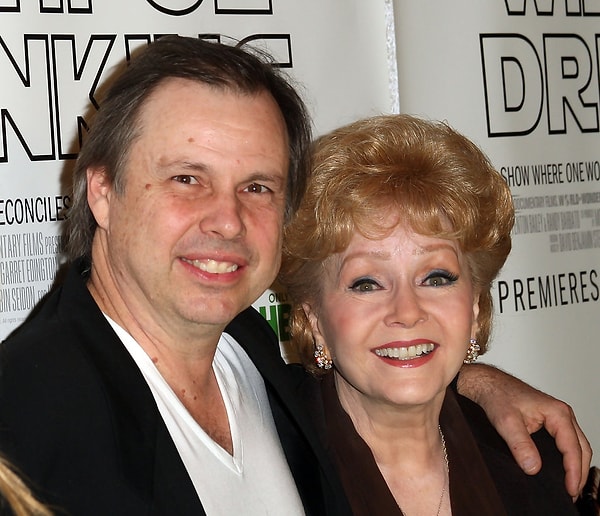 3. Ее дядя, Тодд Фишер, приносит ей соболезнования: