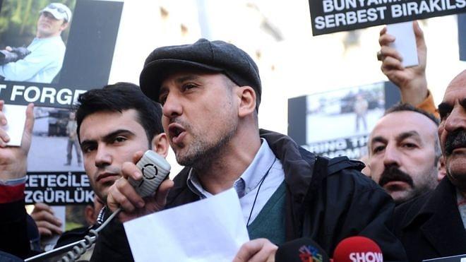 'Sosyal Medya Paylaşımı' Gerekçesiyle Gözaltına Alınan Gazeteci Ahmet Şık Tutuklandı