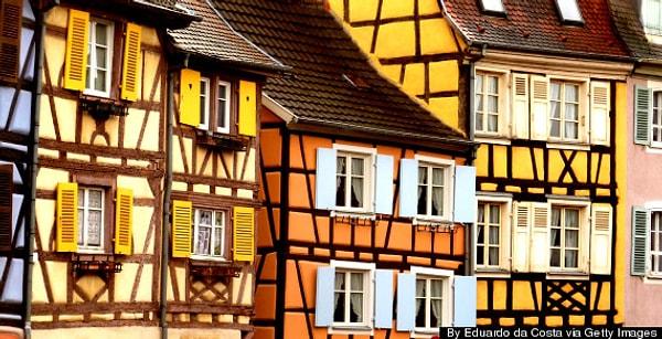 Colmar, Fransa sınırları içinde olsa da tüm Alsace şehirleri gibi Alman kültürünün derin etkilerini görmek mümkün.