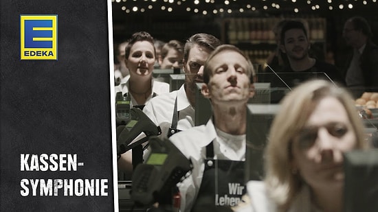 Нереально крутой новогодний флешмоб в супермаркете