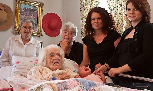 10. Пять поколений женщин: от малышки до ее 111-летней пра-пра-прабабушки