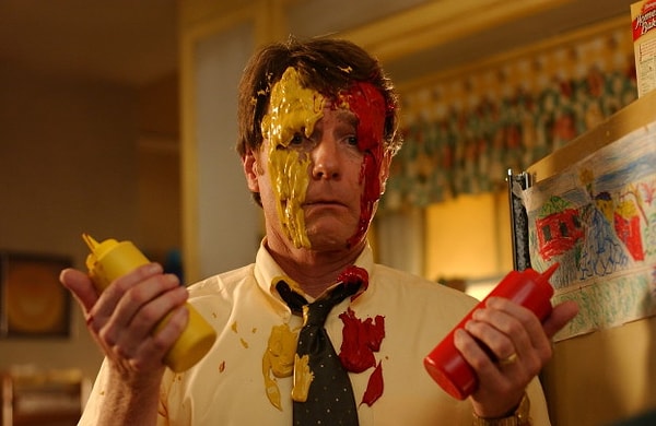 6. Отец, с которым случается все 33 несчастья, пока он сидит с детьми