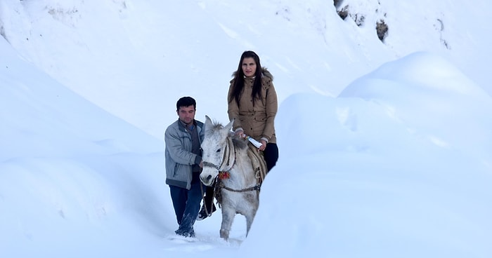 Dünyayı Güzellik Kurtaracak! Öğrencileri İçin Dağları Tepeleri Aşan Duygu Öğretmen...