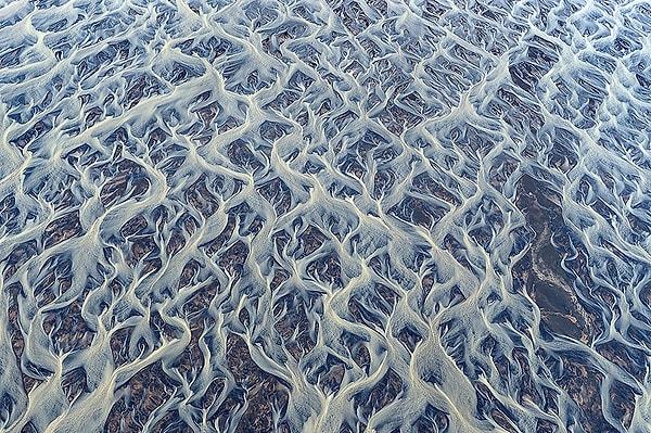 5. İzlanda'da bir buzul göl.