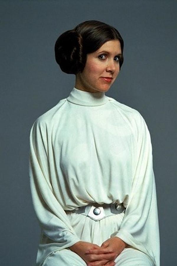Söylentilere göre Leia'nın saçı aynı zamanda 'squash bloom' adlı saç stilinden esinlenilmiş.