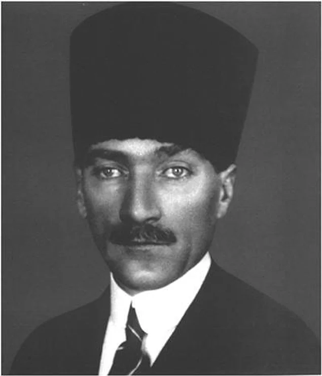 23 Temmuz 1908'de, II. Meşrutiyet ilan edildikten sonra Libya'daki aşiret liderleri, halkı ayaklanmaya çağırma uğraşındaydılar.