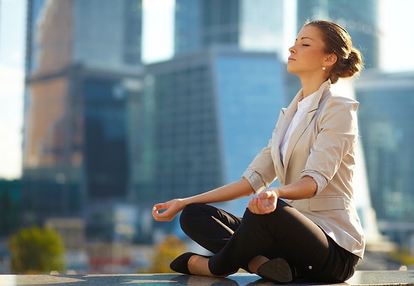 1. Ее мир не крутится только вокруг мужчин