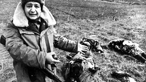 24. Hocalı Katliamı: Azerbaycan Cumhuriyeti'nin Dağlık Karabağ bölgesindeki Hocalı kasabasında yaklaşık 613 Azerbaycanlı sivil, Ermeni silahlı kuvvetleri tarafından öldürüldü.