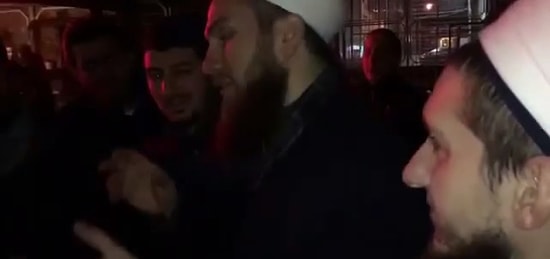 Yılbaşı Gecesi Bir Grup Gölcük'te Bara Girmek İstedi