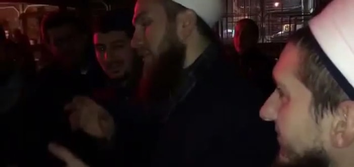 Yılbaşı Gecesi Bir Grup Gölcük'te Bara Girmek İstedi