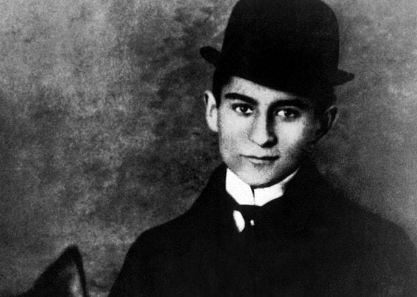 16. Dönüşüm, Dava gibi eserleriyle tanınan yazar Franz Kafka
