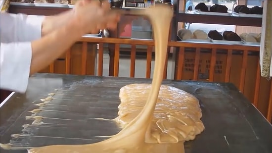 Geleneksel Yöntemlerle Karamel Nasıl Yapılır?