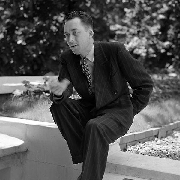 12. Ancak bu evliliği sırasında da birçok başka kadınla ilişkisi oldu. "Kimseyi baştan çıkartmadım", diye yazıyordu Camus günlüğüne. "Yenildim..."