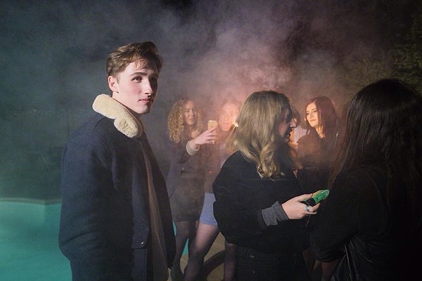 1. "Дневник завсегдатая вечеринок"