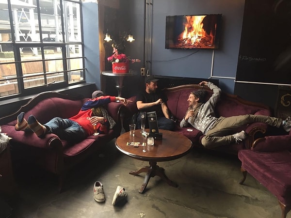 19. "Охотники на привале"