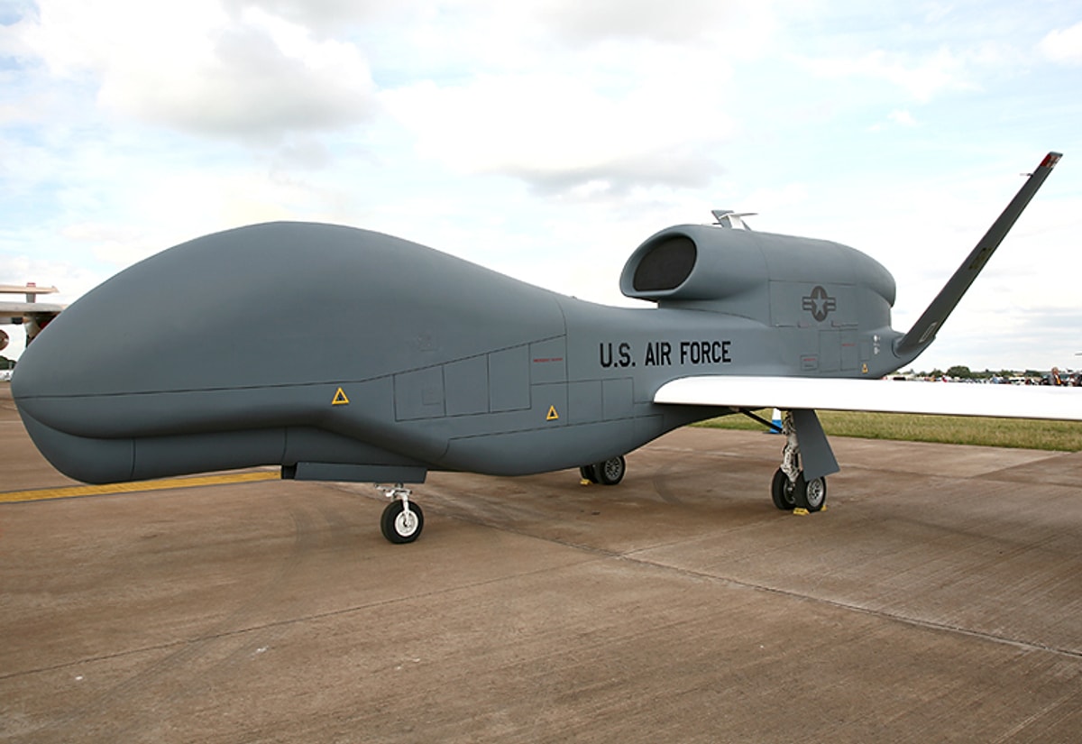 Rq-4 global hawk. Бпла rq-4. Northrop rq 4b. Дрон rq-4 global hawk. Northrop grumman rq-4a global hawk.