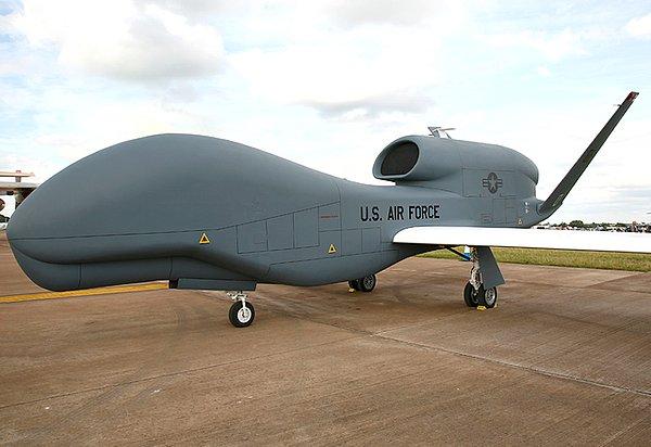 3. Northrop Grumman RQ-4 Global Hawk (ABD ordusu drone'u) - 19800 metre