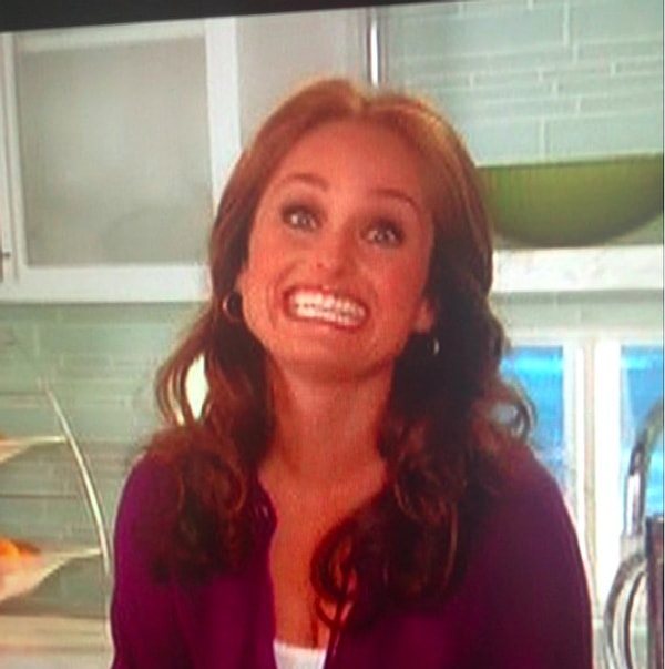 11. Вечно улыбающиеся незнакомцы...