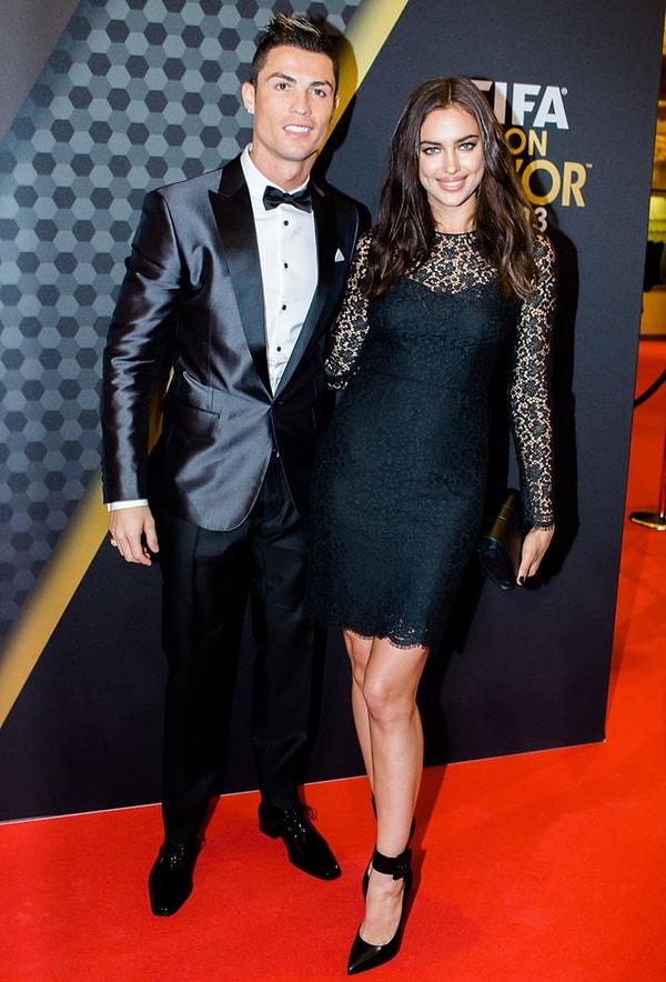 1. Русская красавица недолго горевала о своем расставании с Роналду