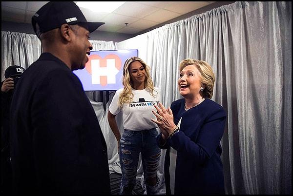 Oysa dedikodulara göre Kanye'nin derdi Trump ya da Hillary değil; Jay Z'ye ters düşmekti...