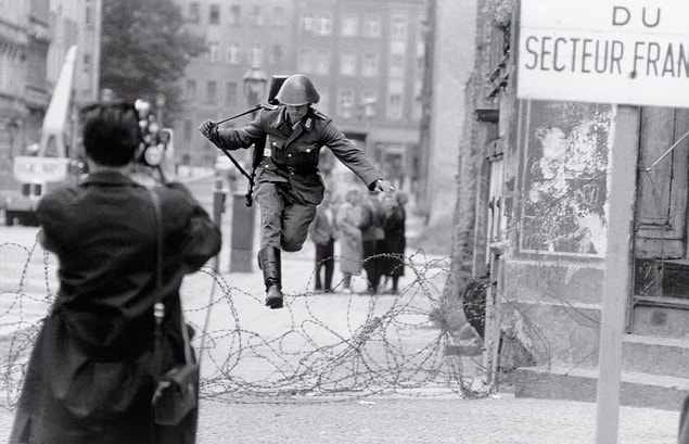 22. Leap Into Freedom, Peter Leibing, 1961