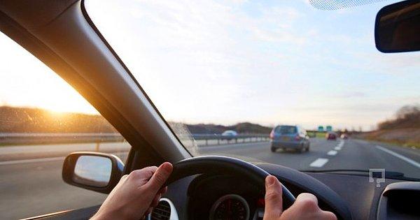 2. Aracınıza, şoförlüğünüze ne kadar güvenirseniz güvenin takip mesafesini iki hatta üç katına çıkarın.