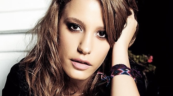 Serenay Sarıkaya!