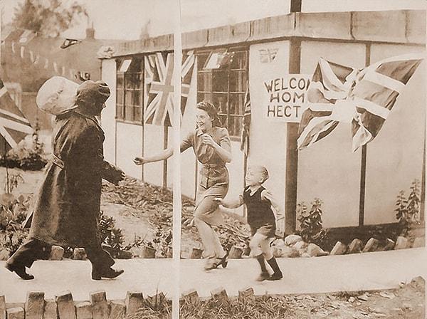 26. Topçu Hector Morgan'ın eve dönüşü, 1945.