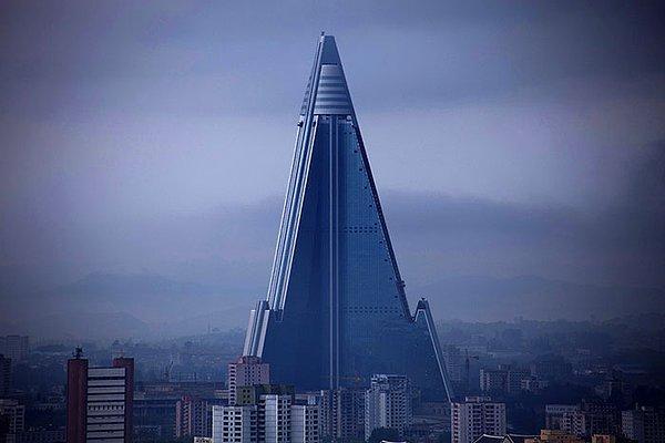 22. Ryugyong Hotel, Pyongyang, Kuzey Kore